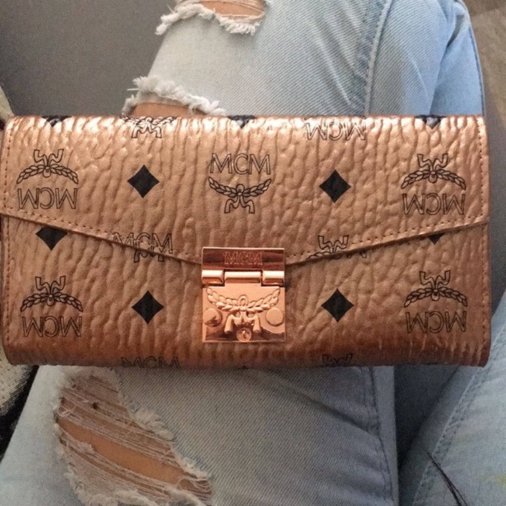 Mcm Patricia champagne wallet